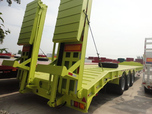 CIMC HUAJUN 3 Axle Heavy Duty Low Bed Semi Trailer with Hydraulic Ramp Max Payload 70TON