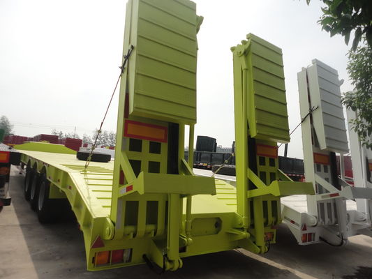 CIMC HUAJUN 3 Axle Heavy Duty Low Bed Semi Trailer with Hydraulic Ramp Max Payload 70TON