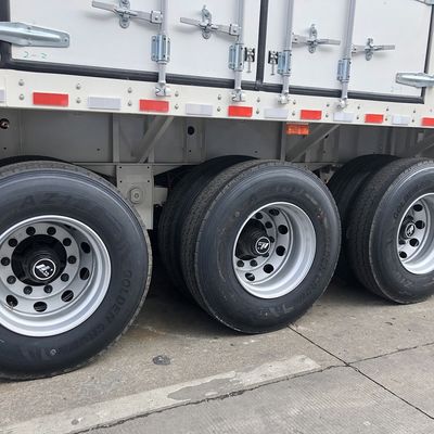 Design CIMC HUAJUN 3 Axles Aluminium Alloy Cargo Box Semi Trailer for 50 Ton Capacity
